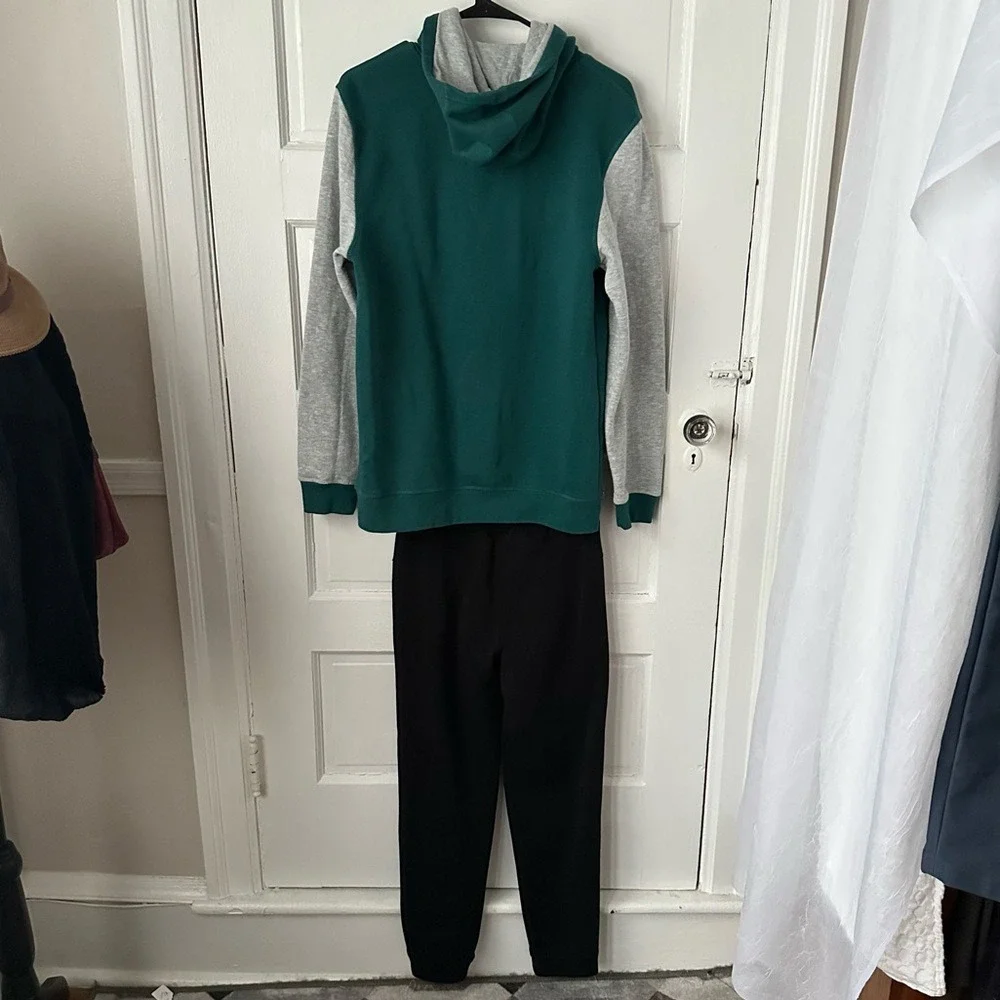 NFL Team Apparel‎ Green Philadelphia Eagles Hoodie & Old Navy Black Jogger Pants